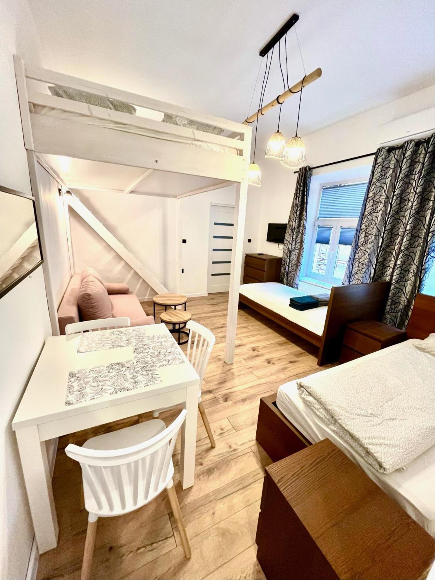 Pokoje Goscinne Wislna Cracóvia Exterior foto